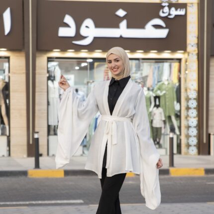 جاكيت نسائي ربط باكمام عريضة