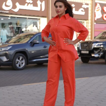 طقم نسائي عملي مريح